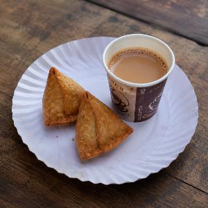 Onion Samosa (2pcs) + Tea Large