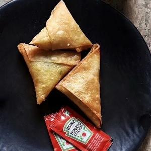 Onion Samosa (3pcs)