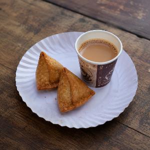 ⁠⁠Onion Samosa (2 Pcs) and Tea small