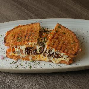 Grilled Cheese Boeuf Chipotle