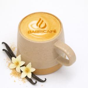 Latté chaud à la vanille
