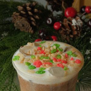 Latté chaud épices d'hiver