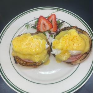 Classic Eggs Benedict